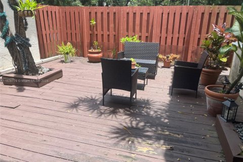 Adosado en venta en Miami, Florida, 3 dormitorios, 144 m2 № 1708610 - foto 12