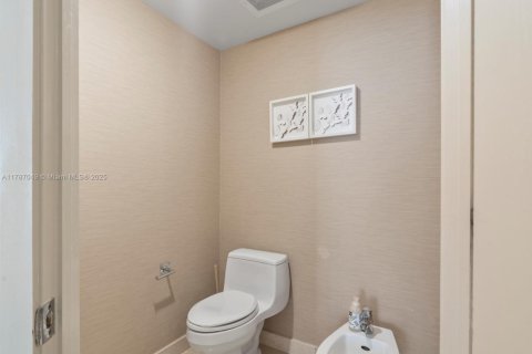 Copropriété à vendre à Sunny Isles Beach, Floride: 2 chambres, 124.67 m2 № 1863010 - photo 22