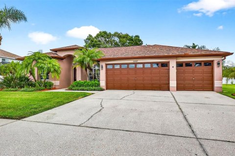 House in Odessa, Florida 4 bedrooms, 198.44 sq.m. № 1898774 - photo 2