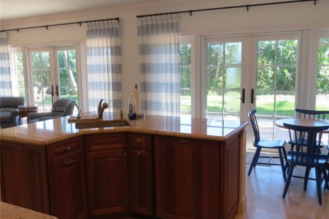 Снять в аренду виллу или дом в Джупитер-Айленд, Флорида 3 спальни, 1181.44м2, № 2018576 - фото 15