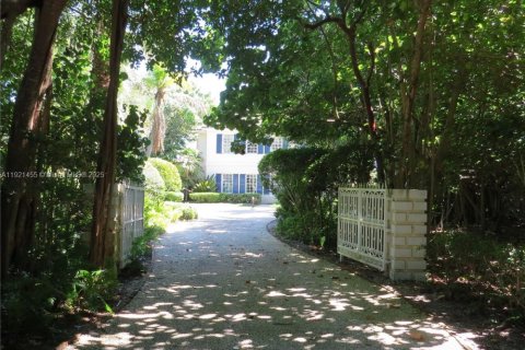 Снять в аренду виллу или дом в Джупитер-Айленд, Флорида 3 спальни, 1181.44м2, № 2018576 - фото 2