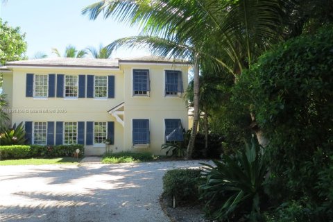 Снять в аренду виллу или дом в Джупитер-Айленд, Флорида 3 спальни, 1181.44м2, № 2018576 - фото 3