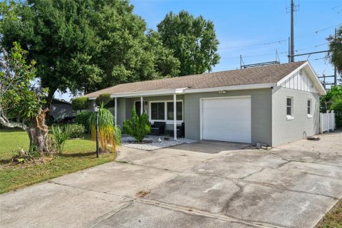 House in Clermont, Florida 2 bedrooms, 89.65 sq.m. № 2390749 - photo 19