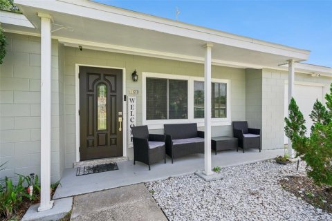 House in Clermont, Florida 2 bedrooms, 89.65 sq.m. № 2390749 - photo 2