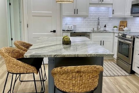 Copropriété à louer à Apollo Beach, Floride: 2 chambres, 93.09 m2 № 2198612 - photo 8