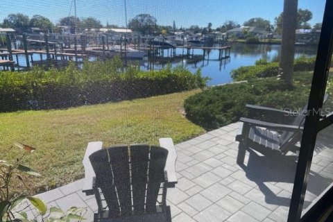 Copropriété à louer à Apollo Beach, Floride: 2 chambres, 93.09 m2 № 2198612 - photo 2