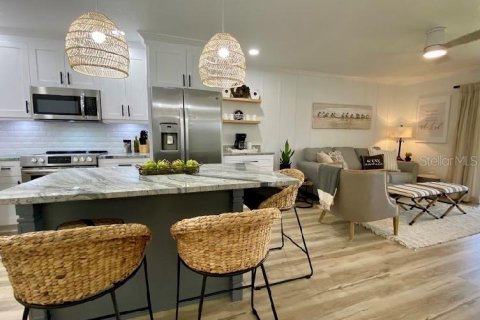 Copropriété à louer à Apollo Beach, Floride: 2 chambres, 93.09 m2 № 2198612 - photo 6