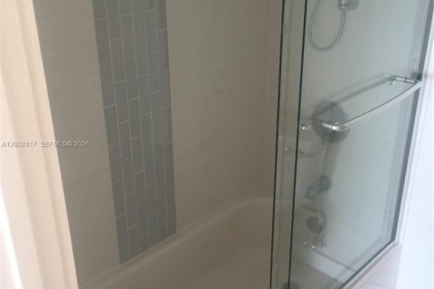 Condo in Miami Beach, Florida, 1 bedroom  № 2068020 - photo 11