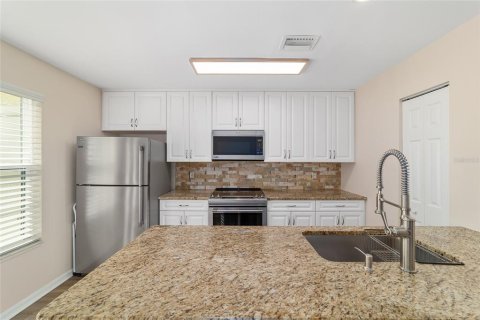 Touwnhouse à vendre à Ocala, Floride: 2 chambres, 97.92 m2 № 2097102 - photo 9