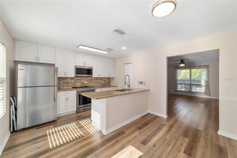 Touwnhouse à vendre à Ocala, Floride: 2 chambres, 97.92 m2 № 2097102 - photo 8