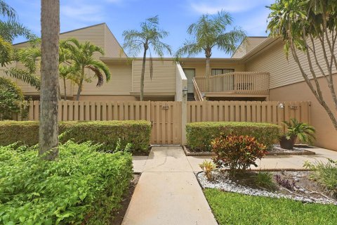 Condo in West Palm Beach, Florida, 2 bedrooms  № 2179350 - photo 2