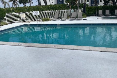 Condo in West Palm Beach, Florida, 2 bedrooms  № 2179350 - photo 22