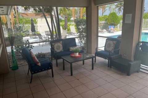 Condo in West Palm Beach, Florida, 2 bedrooms  № 2179350 - photo 19
