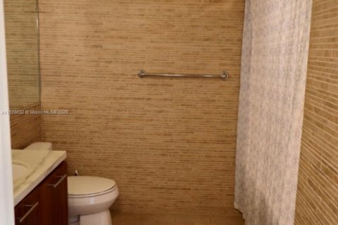 Condominio en venta en Miami, Florida, 46.54 m2 № 1980573 - foto 8