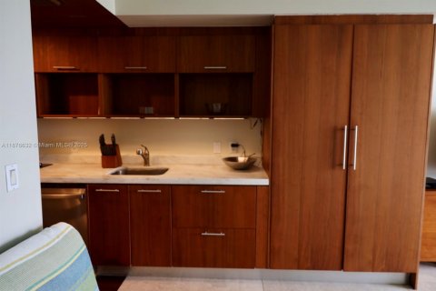Condominio en venta en Miami, Florida, 46.54 m2 № 1980573 - foto 10