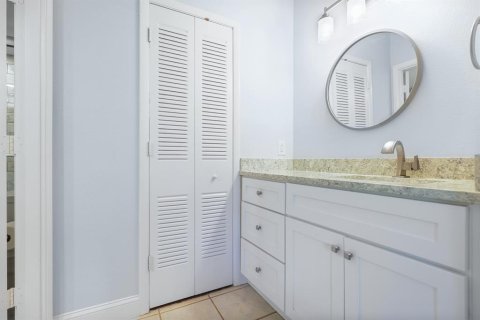 Condo in Longboat Key, Florida, 2 bedrooms № 2114108 - photo 15