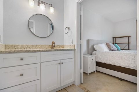 Condo in Longboat Key, Florida, 2 bedrooms № 2114108 - photo 16