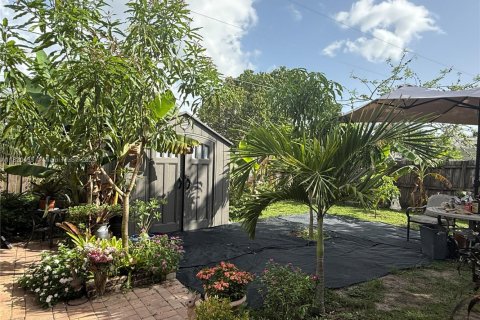 House in Port St. Lucie, Florida 3 bedrooms, 164.62 sq.m. № 1781799 - photo 20
