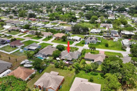 House in Port St. Lucie, Florida 3 bedrooms, 164.62 sq.m. № 1781799 - photo 22