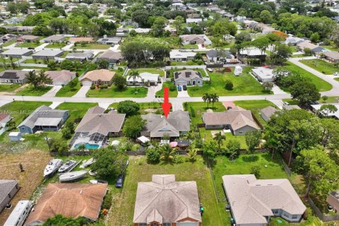 House in Port St. Lucie, Florida 3 bedrooms, 164.62 sq.m. № 1781799 - photo 21