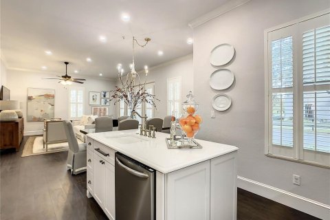 Condo in Orlando, Florida, 3 bedrooms  № 2380943 - photo 16