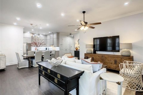 Condo in Orlando, Florida, 3 bedrooms  № 2380943 - photo 11