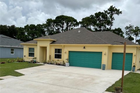 Casa en alquiler en Port St. Lucie, Florida, 3 dormitorios, 115.66 m2 № 2259873 - foto 2