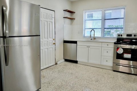 Casa en venta en Miami, Florida, 3 dormitorios, 199.09 m2 № 2056274 - foto 8