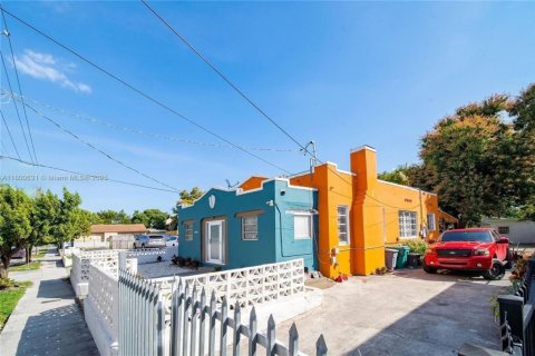 Casa en venta en Miami, Florida, 3 dormitorios, 199.09 m2 № 2056274 - foto 5