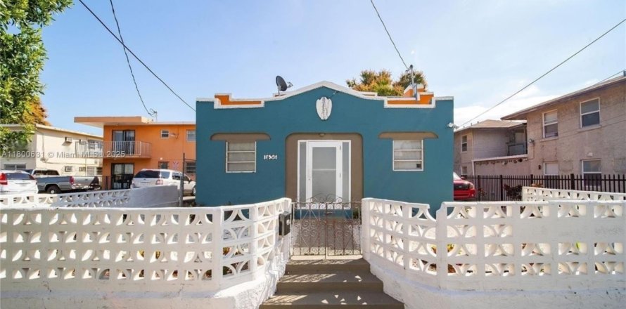 Casa en Miami, Florida 3 dormitorios, 199.09 m2 № 2056274