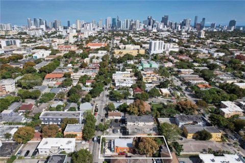 Casa en venta en Miami, Florida, 3 dormitorios, 199.09 m2 № 2056274 - foto 2