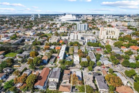 Casa en venta en Miami, Florida, 3 dormitorios, 199.09 m2 № 2056274 - foto 13