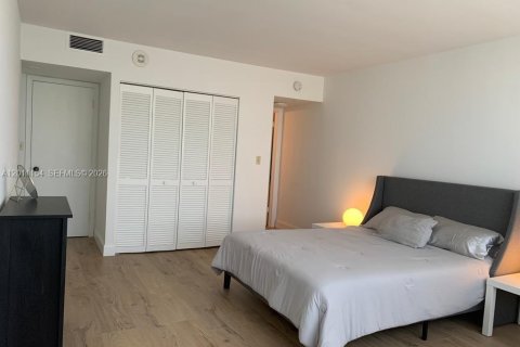 Condo in Miami, Florida, 1 bedroom  № 2171080 - photo 4