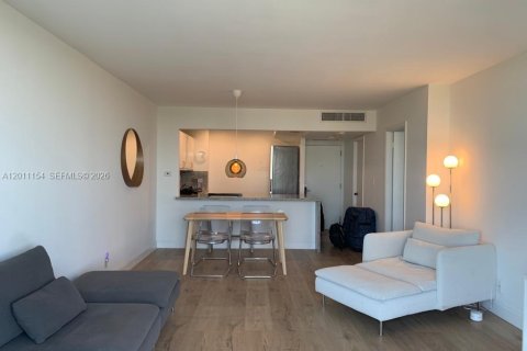 Condo in Miami, Florida, 1 bedroom  № 2171080 - photo 18