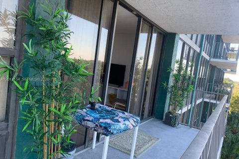 Condo in Miami, Florida, 1 bedroom  № 2171080 - photo 7