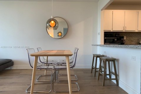 Condo in Miami, Florida, 1 bedroom  № 2171080 - photo 17