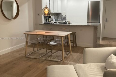 Condo in Miami, Florida, 1 bedroom  № 2171080 - photo 9