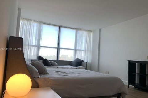 Condo in Miami, Florida, 1 bedroom  № 2171080 - photo 21