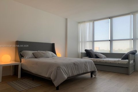 Condo in Miami, Florida, 1 bedroom  № 2171080 - photo 8