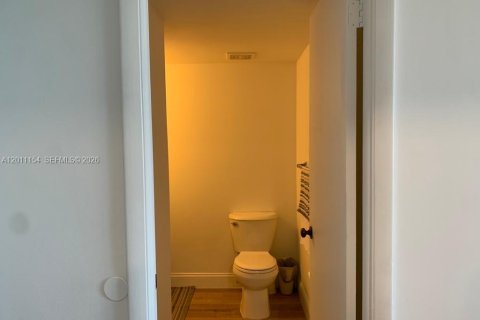 Condo in Miami, Florida, 1 bedroom  № 2171080 - photo 23