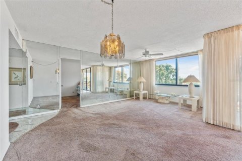 Condominio en alquiler en Saint Petersburg, Florida, 2 dormitorios, 121.52 m2 № 1873564 - foto 5