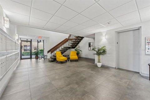 Condominio en alquiler en Saint Petersburg, Florida, 2 dormitorios, 121.52 m2 № 1873564 - foto 2