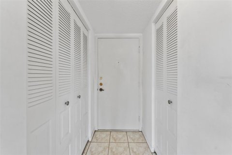 Condominio en alquiler en Saint Petersburg, Florida, 2 dormitorios, 121.52 m2 № 1873564 - foto 3