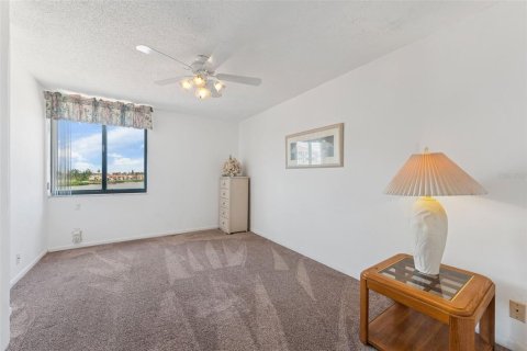 Condominio en alquiler en Saint Petersburg, Florida, 2 dormitorios, 121.52 m2 № 1873564 - foto 17