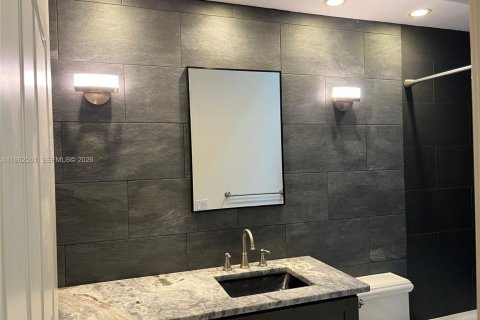 Купить виллу или дом в Хоб-Саунд, Флорида 3 спальни, 187.38м2, № 2025778 - фото 30