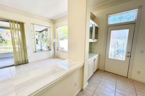 Купить виллу или дом в Хоб-Саунд, Флорида 3 спальни, 187.38м2, № 2025778 - фото 13