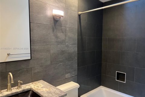 Купить виллу или дом в Хоб-Саунд, Флорида 3 спальни, 187.38м2, № 2025778 - фото 29