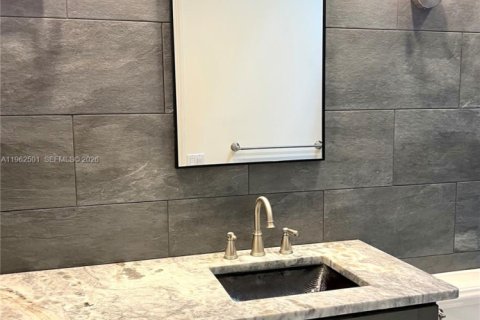 Купить виллу или дом в Хоб-Саунд, Флорида 3 спальни, 187.38м2, № 2025778 - фото 28