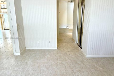 Купить виллу или дом в Хоб-Саунд, Флорида 3 спальни, 187.38м2, № 2025778 - фото 25