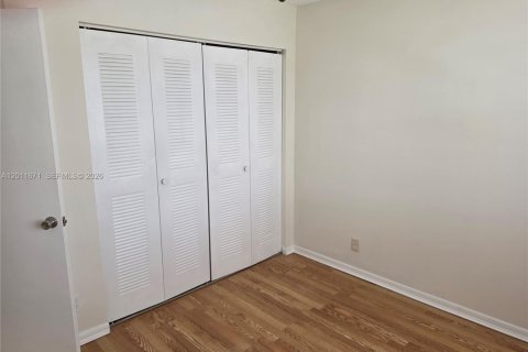 House in Margate, Florida 3 bedrooms, 115.94 sq.m. № 2075350 - photo 20